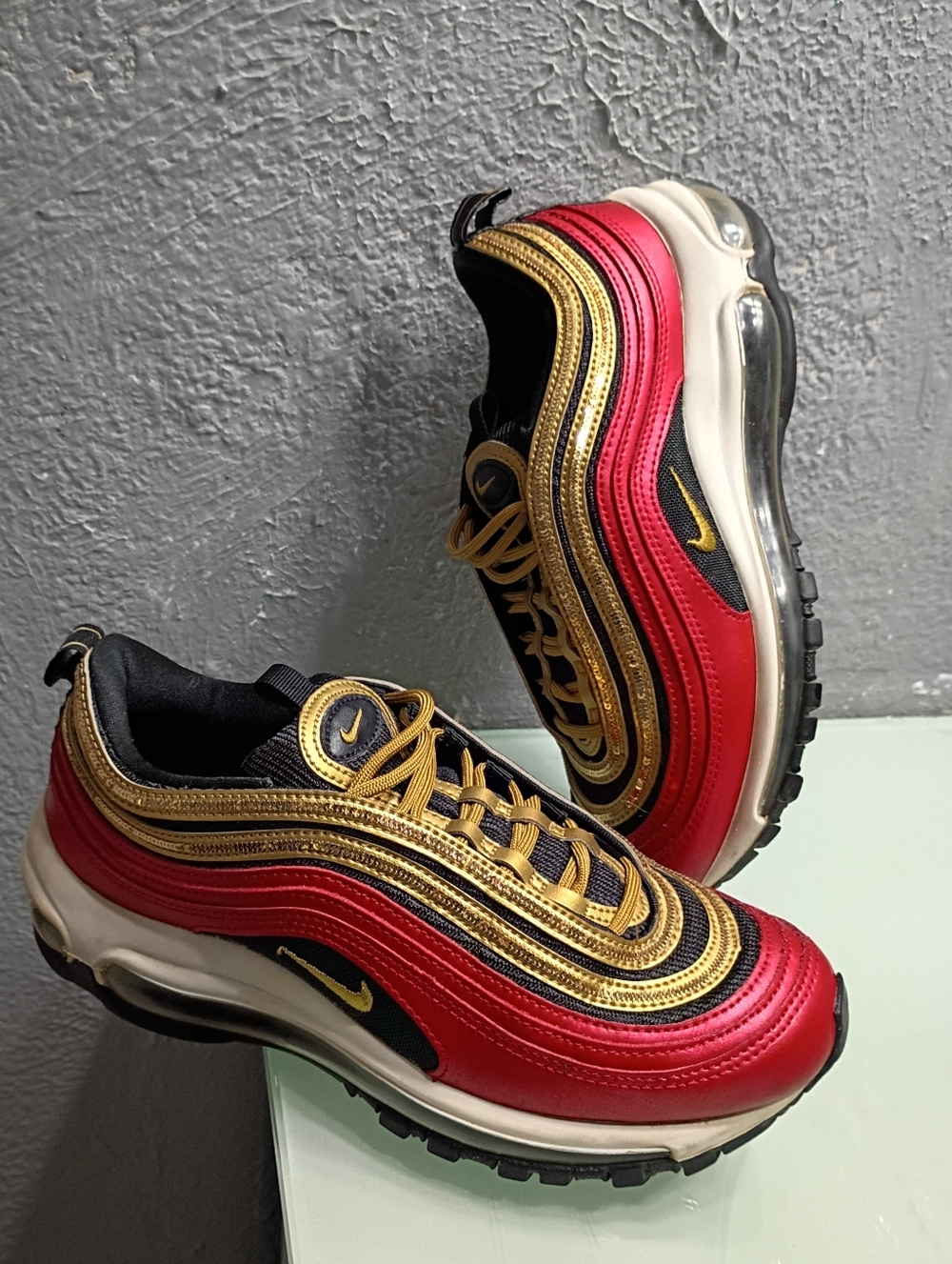 NIKE Air Max 97 University Red Metallic Gold Sequin Athletic Ladies Shoes Size 7